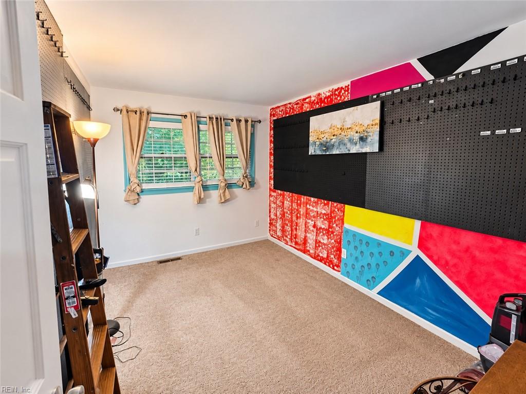 417 Hustings Ln Property Photo 6