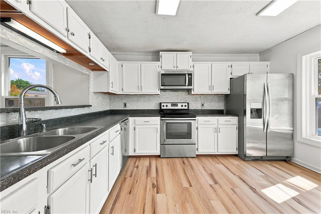 1877 Scarlotti Ct Property Photo 9