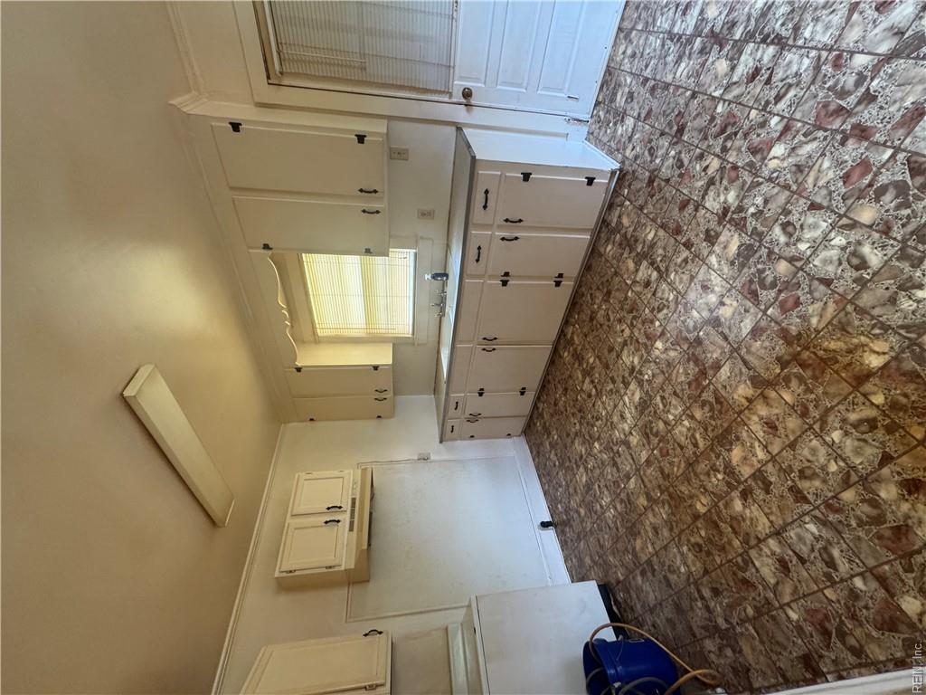 27076 Dogwood Bend Rd Property Photo 2