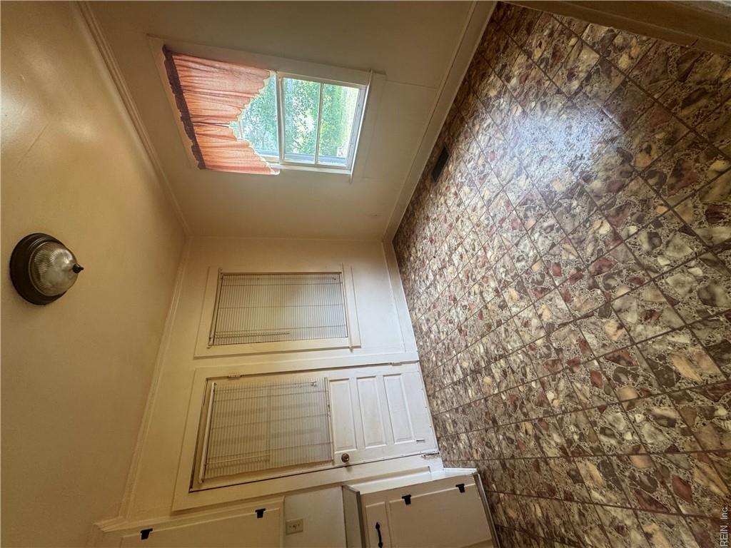 27076 Dogwood Bend Rd Property Photo 4