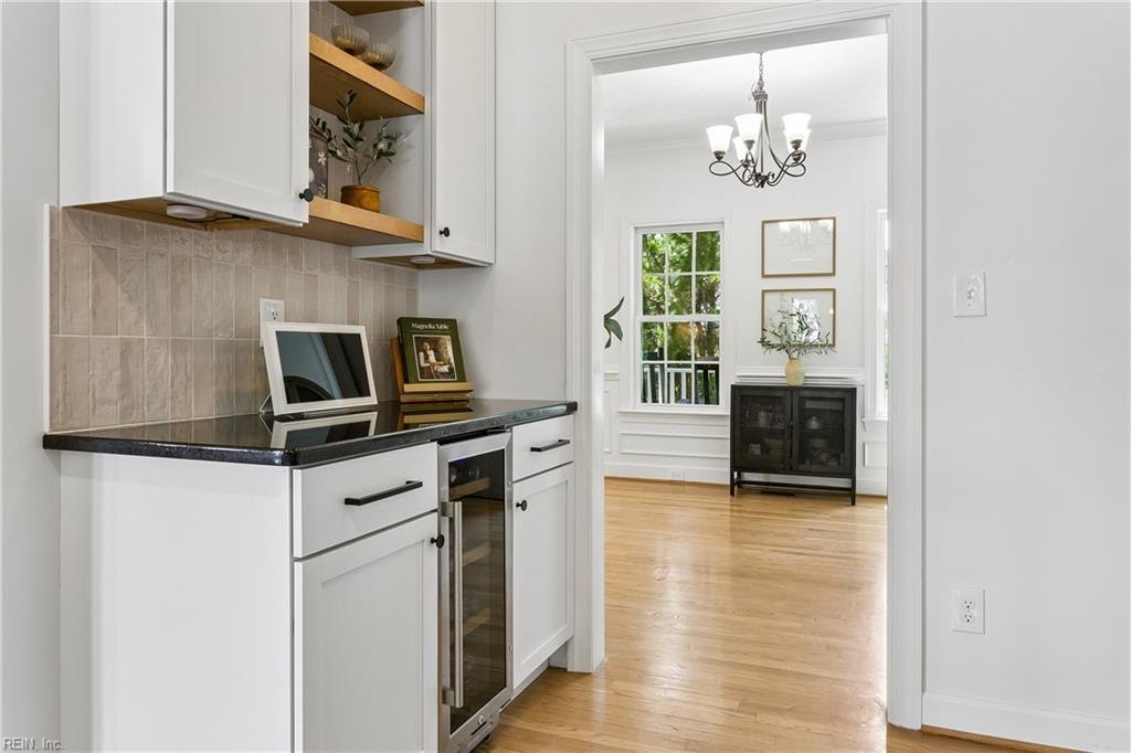 12 Elm St Property Photo 2