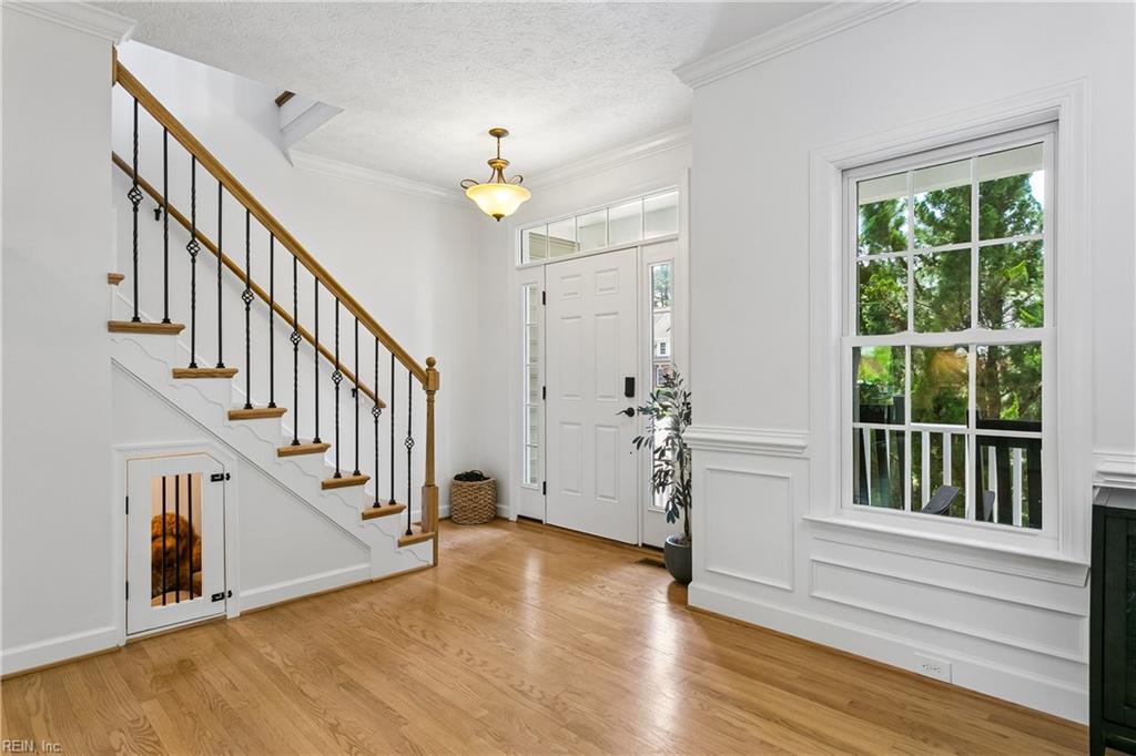 12 Elm St Property Photo 3