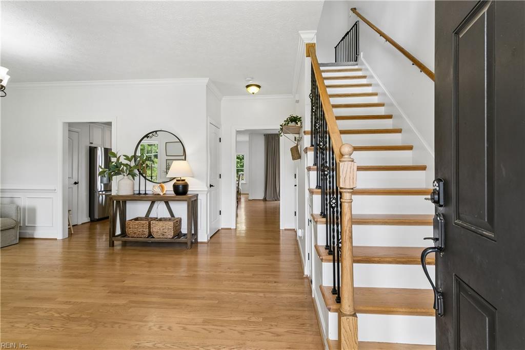 12 Elm St Property Photo 5