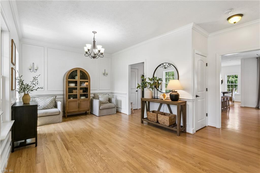 12 Elm St Property Photo 6