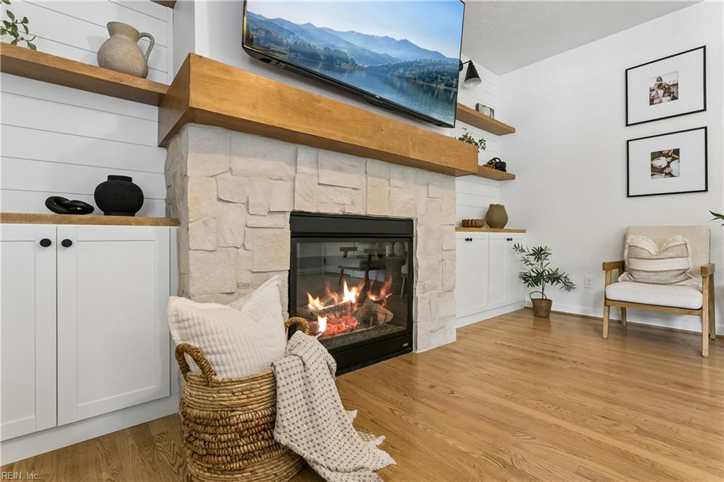 12 Elm St Property Photo 17