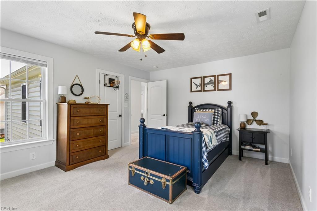 12 Elm St Property Photo 25