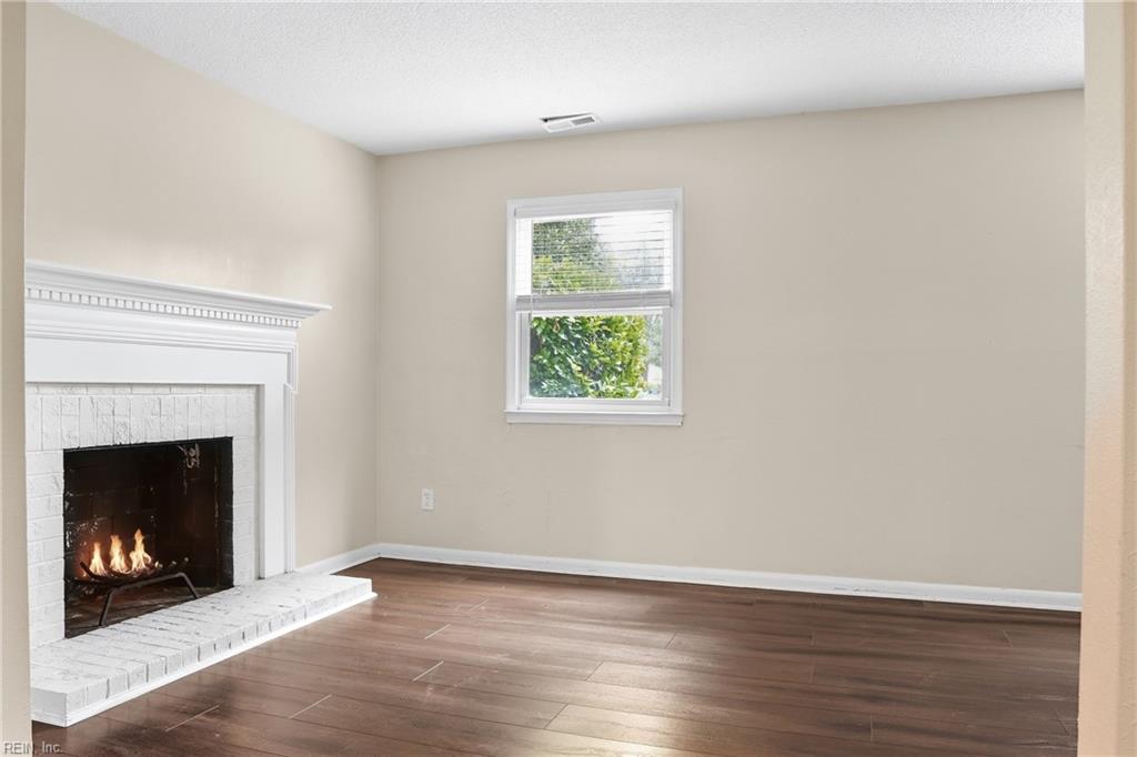 415 Shagbark Rd Property Photo 4