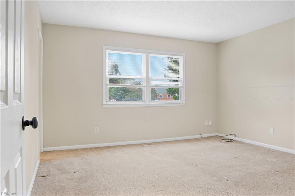 415 Shagbark Rd Property Photo 15