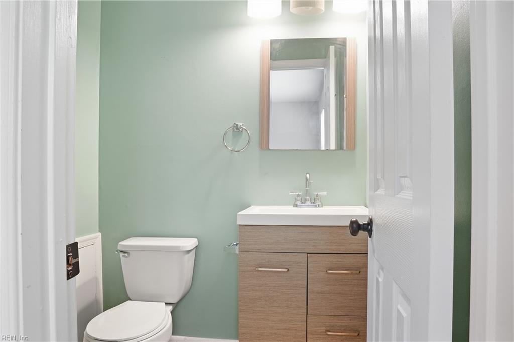 415 Shagbark Rd Property Photo 17