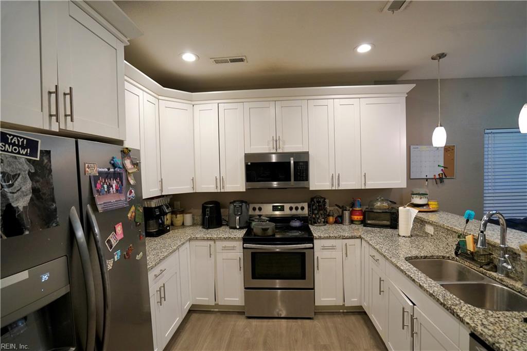 310 Saint James Ave Property Photo 4