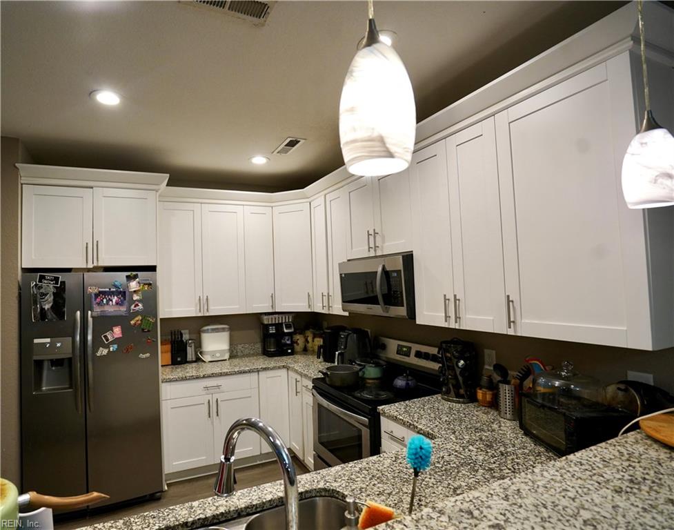 310 Saint James Ave Property Photo 5