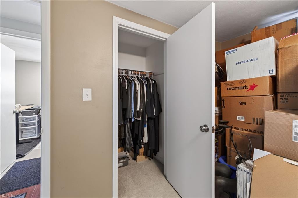 220 Marion Dr Property Photo 20