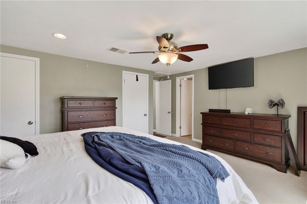 220 Marion Dr Property Photo 35