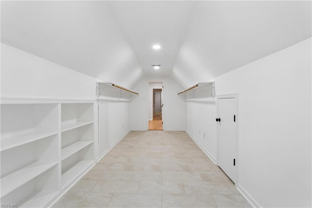 1 Kensington Ct Property Photo 24