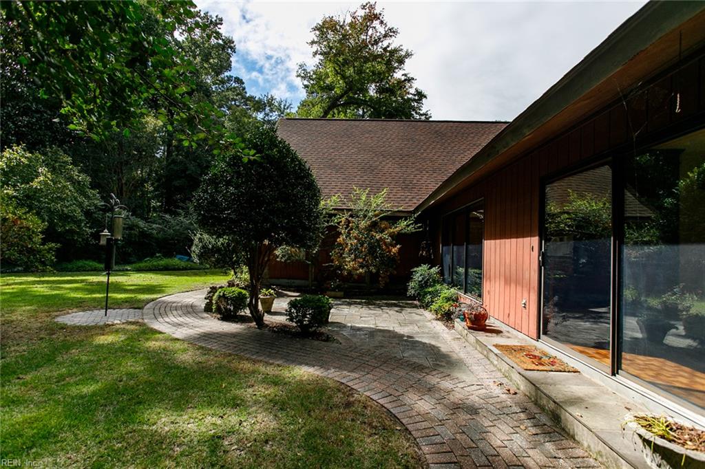 210 Walden Dr Property Photo 5