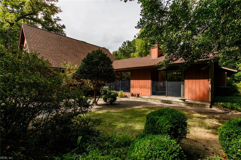 210 Walden Dr Property Photo 6