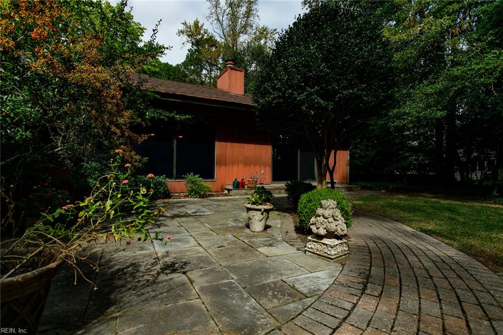 210 Walden Dr Property Photo 8