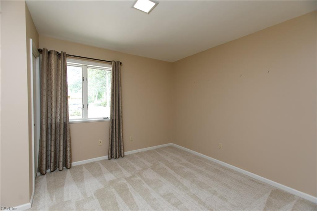 210 Walden Dr Property Photo 20