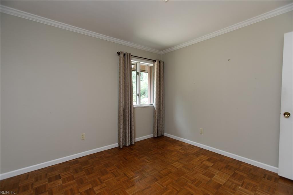 210 Walden Dr Property Photo 23