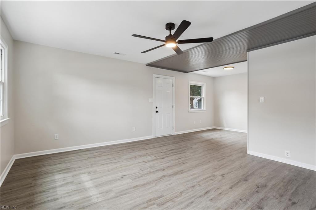 1011 76th St Property Photo 5