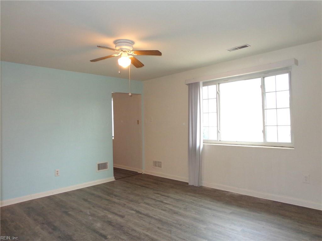2016 E Ocean View Ave Property Photo 2