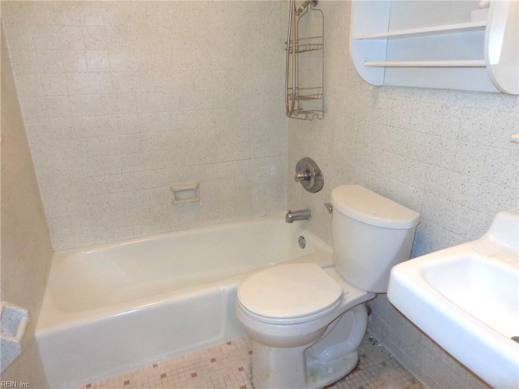 2016 E Ocean View Ave Property Photo 9