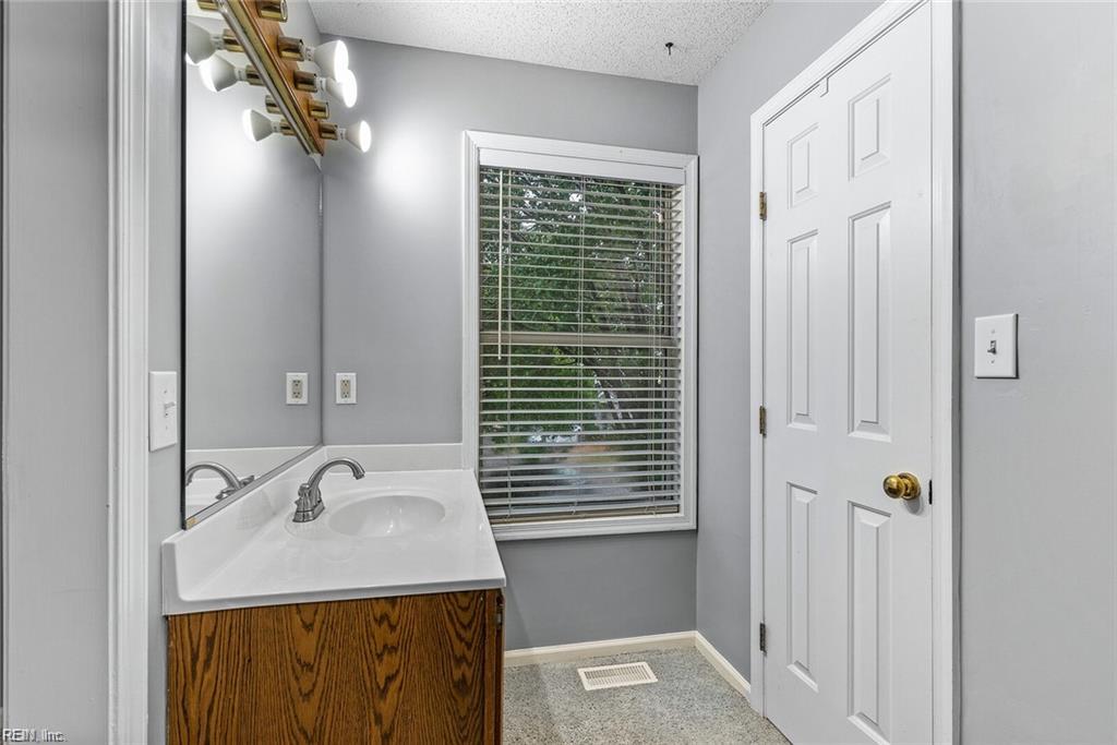 6 Madison Chse Property Photo 18