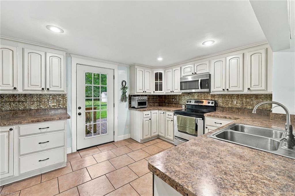 152 S Mills Rd Property Photo 6