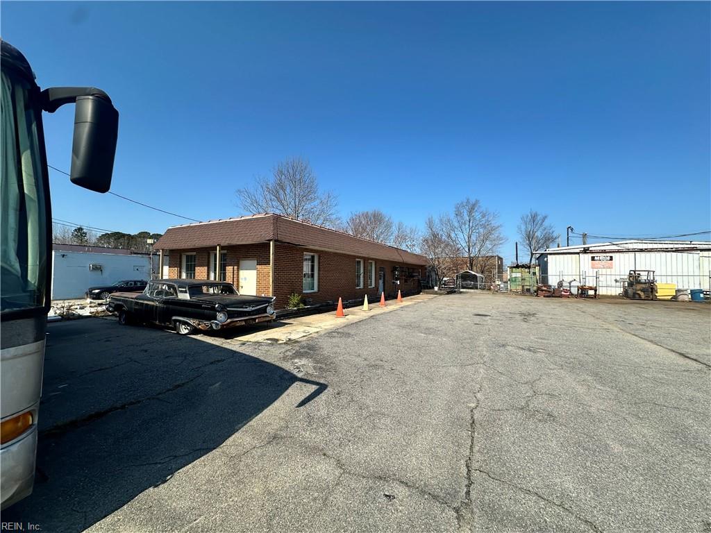 1702 Southern Blvd Property Photo 2