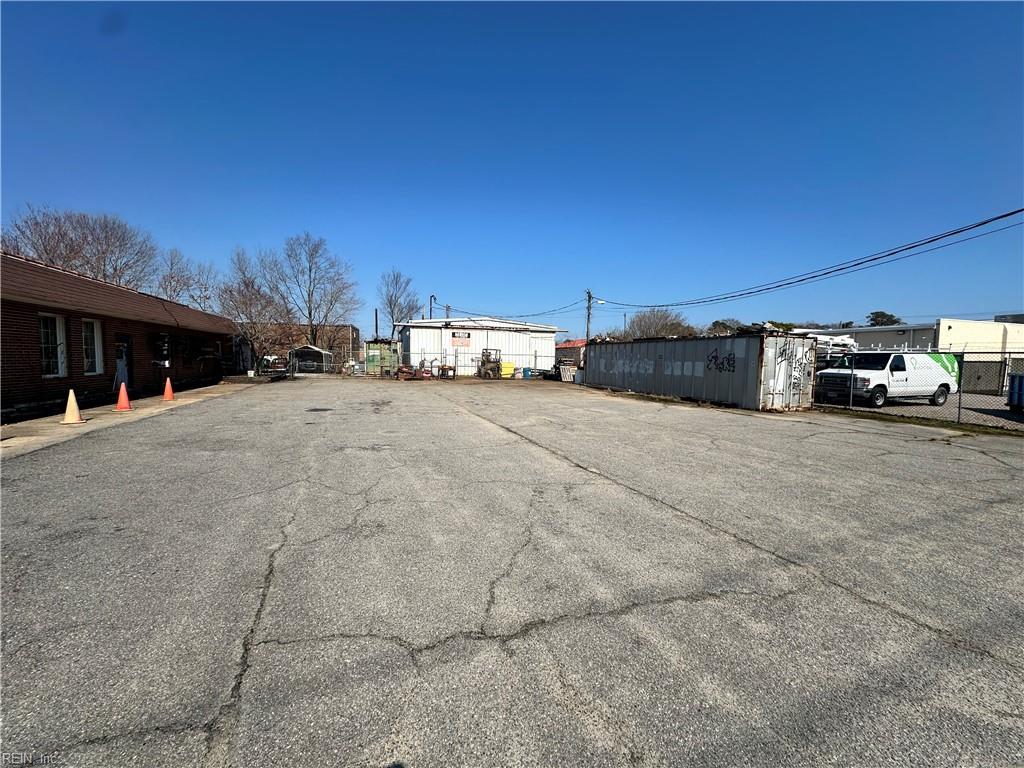 1702 Southern Blvd Property Photo 3