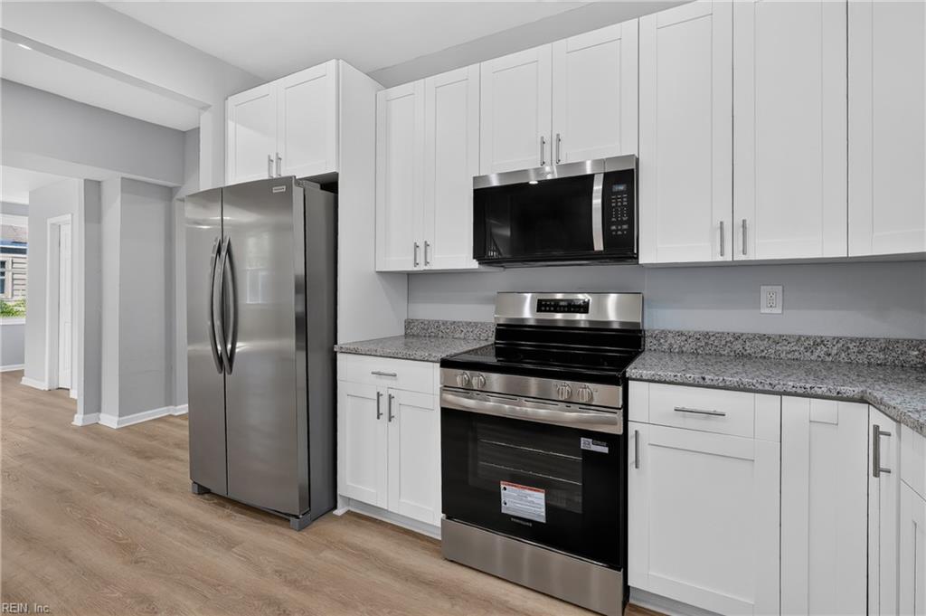 854 W 42nd St Property Photo 13