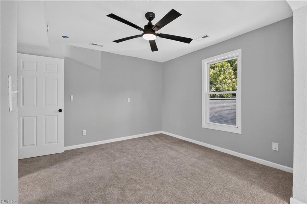 854 W 42nd St Property Photo 38