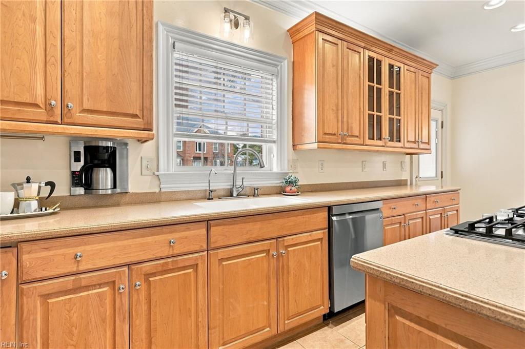 2569 Lotus Creek Dr Property Photo 9