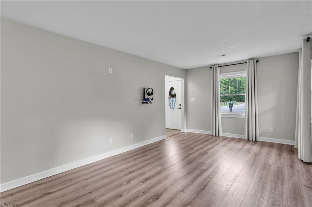 109 Causeway Dr Property Photo 7