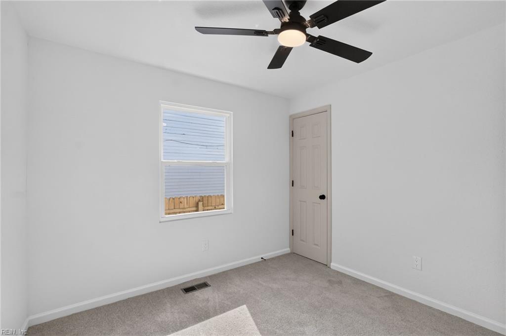 912 Tazewell St Property Photo 24