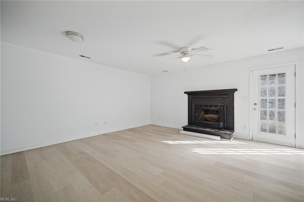 5500 Campus Dr Property Photo 7