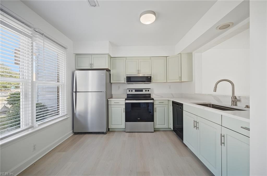 5500 Campus Dr Property Photo 10