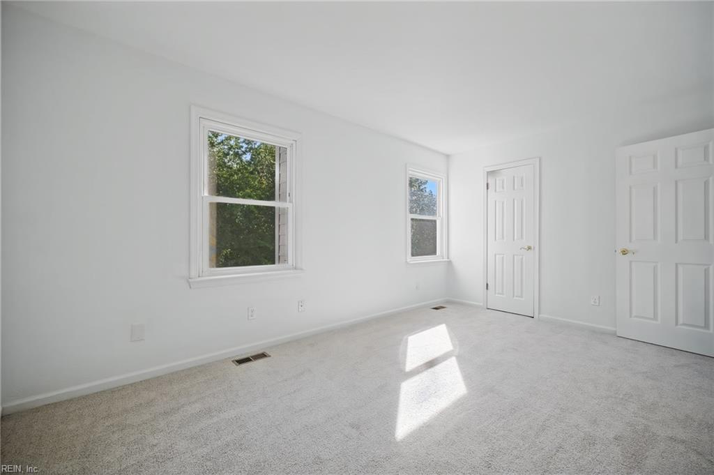 5500 Campus Dr Property Photo 15