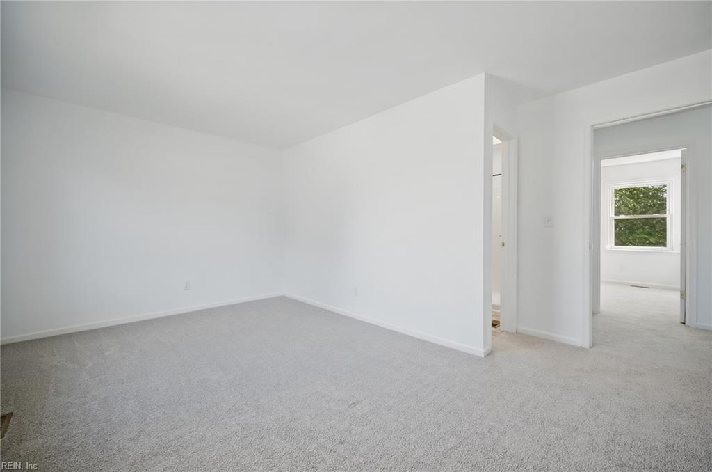 5500 Campus Dr Property Photo 18