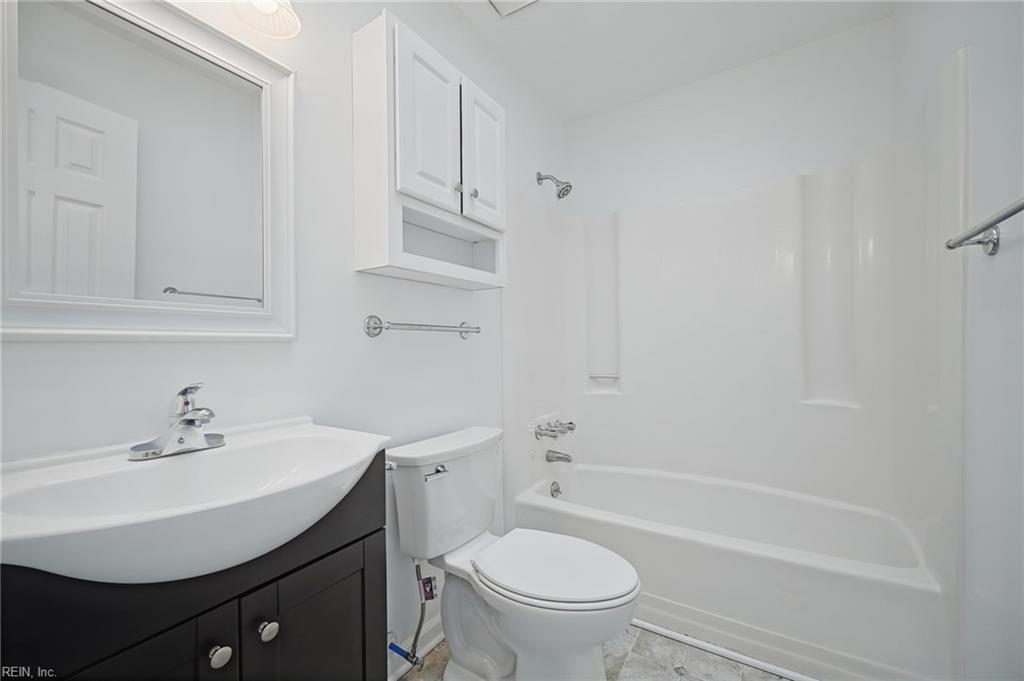 5500 Campus Dr Property Photo 23