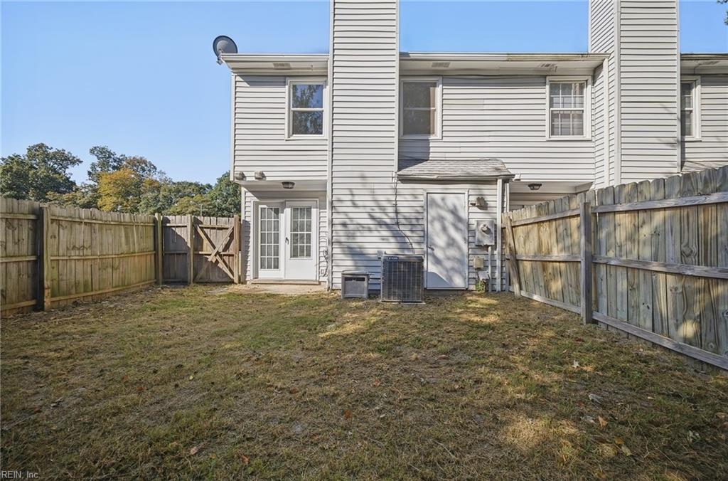 5500 Campus Dr Property Photo 28