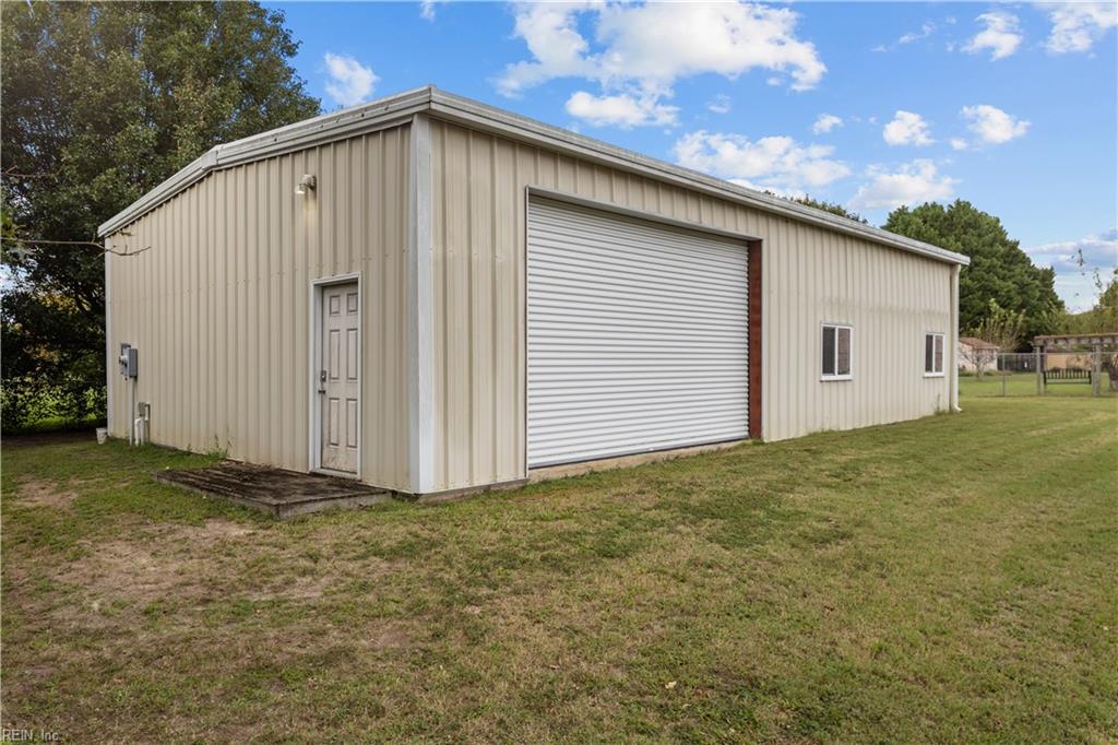 109 Castle Ct Property Photo 42