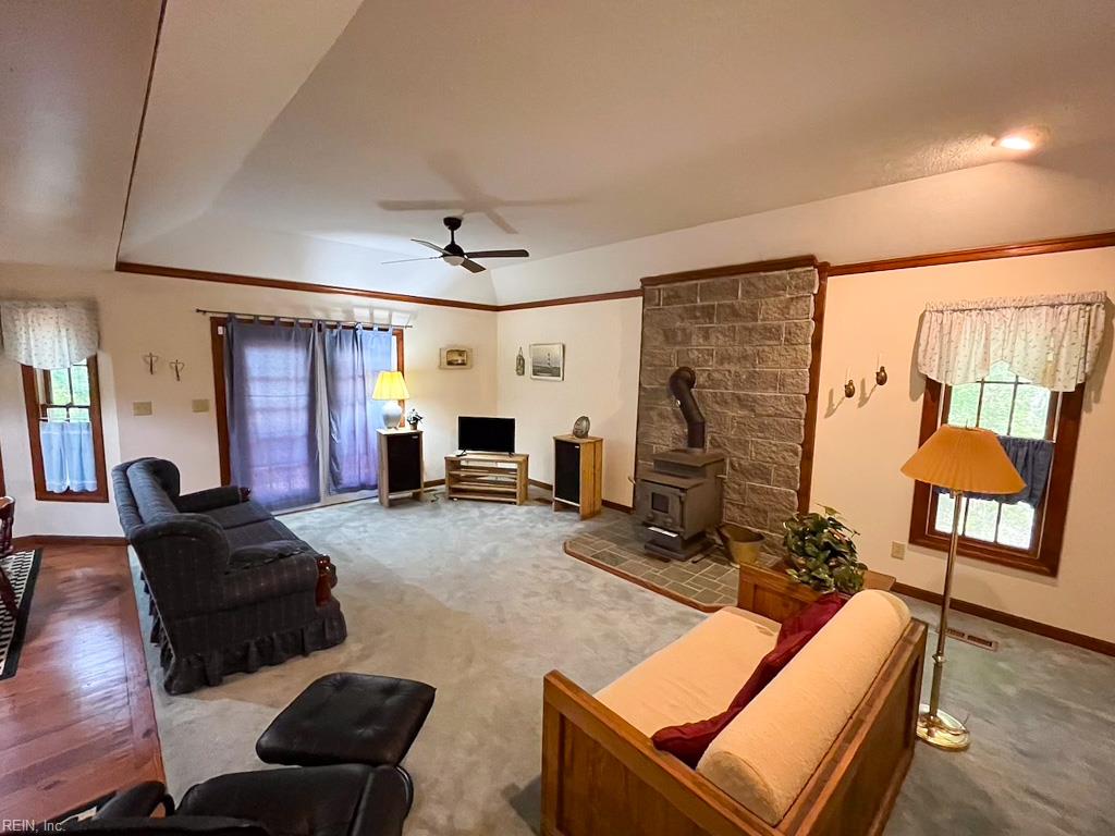 15157 Hilltop Ln Property Photo 14