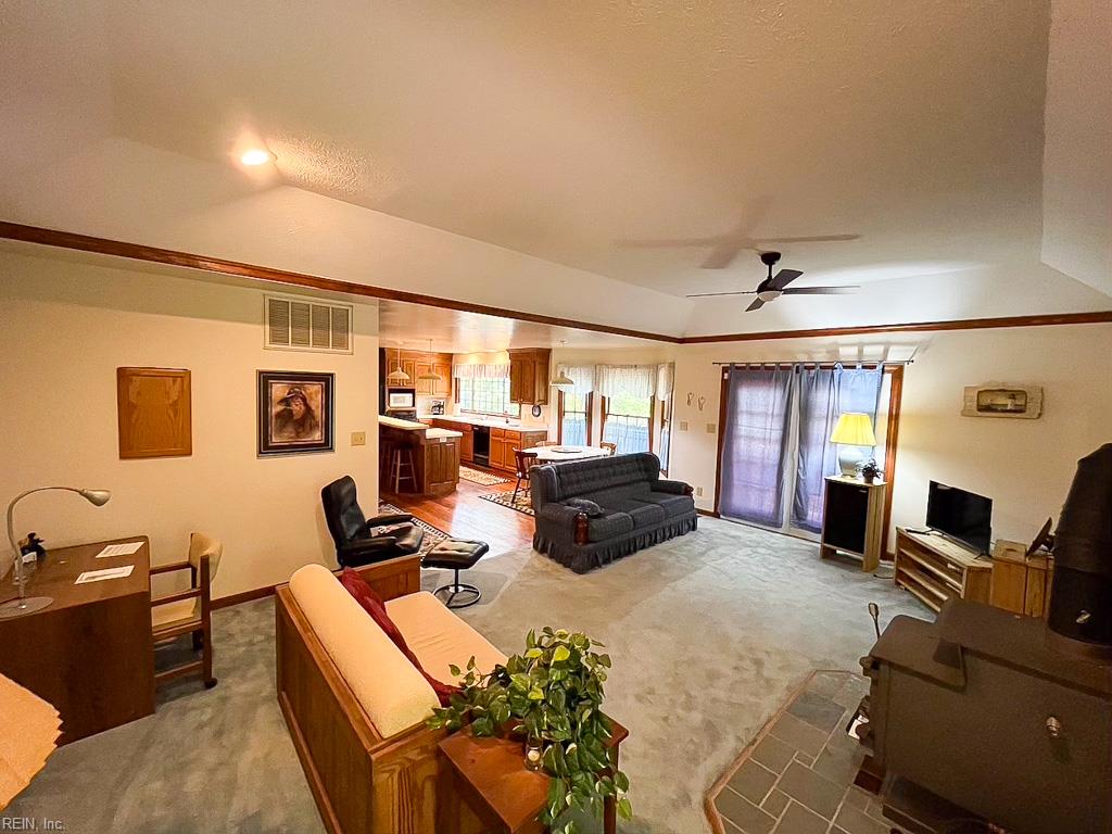 15157 Hilltop Ln Property Photo 15