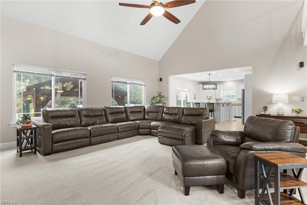 2309 Valle Rio Way Property Photo 11