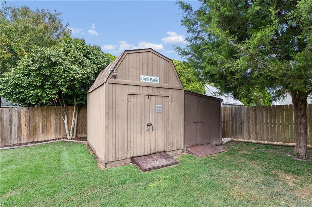 616 Whitechapel Dr Property Photo 22