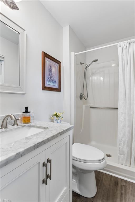 205 Wharf Row Property Photo 22