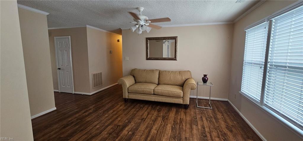 925 N Scarlet Oak Ct Property Photo 5