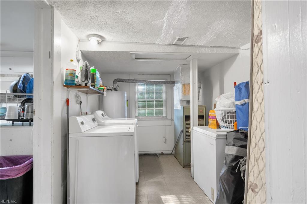 146 Frissell St Property Photo 10