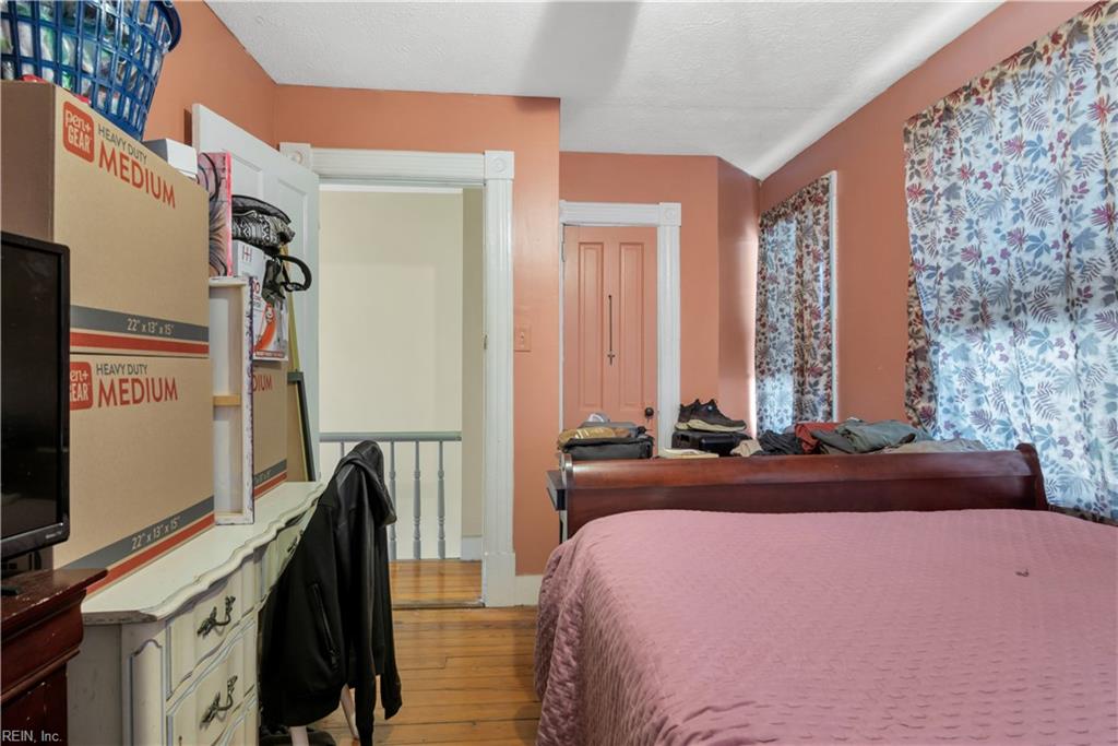 146 Frissell St Property Photo 11